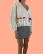 Загрузить изображение в средство просмотра галереи, Heidi V-neck Sweater
