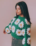 Carica e avvia il video nel visualizzatore di galleria, Maglione in lana Colossal Daisies
