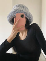 Load image into Gallery viewer, Warmy Cloud crochet hat
